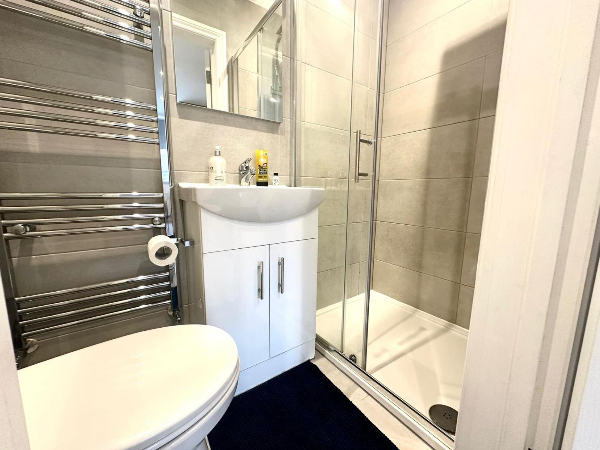 Bright Modern, Private Apartment,15 Mins To Central London Hendon Εξωτερικό φωτογραφία