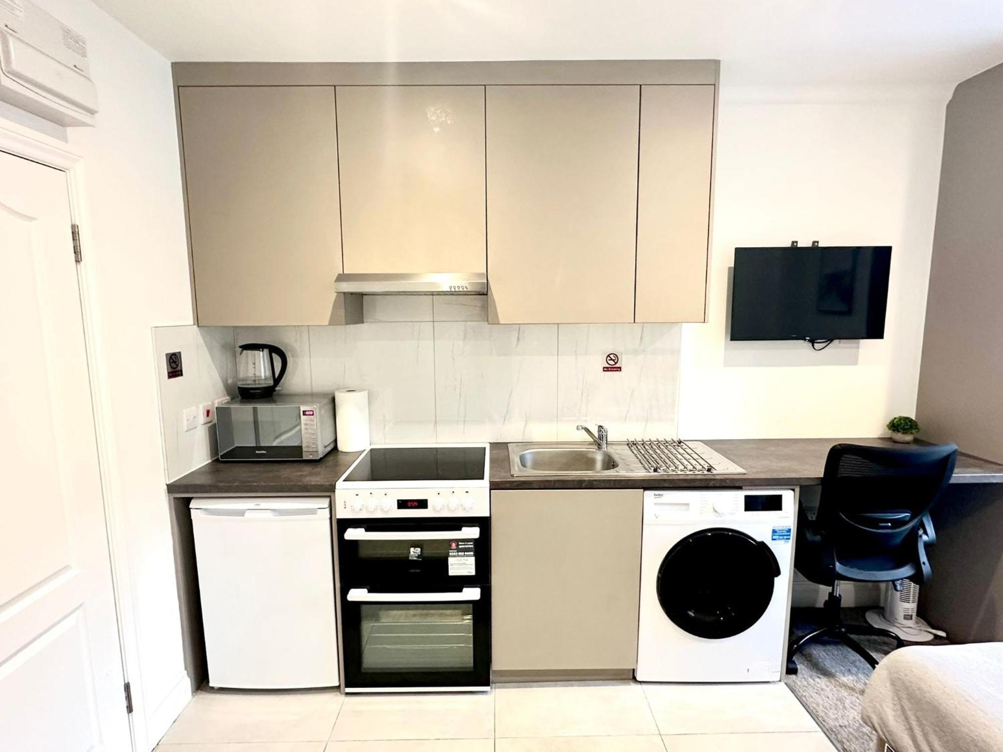 Bright Modern, Private Apartment,15 Mins To Central London Hendon Εξωτερικό φωτογραφία