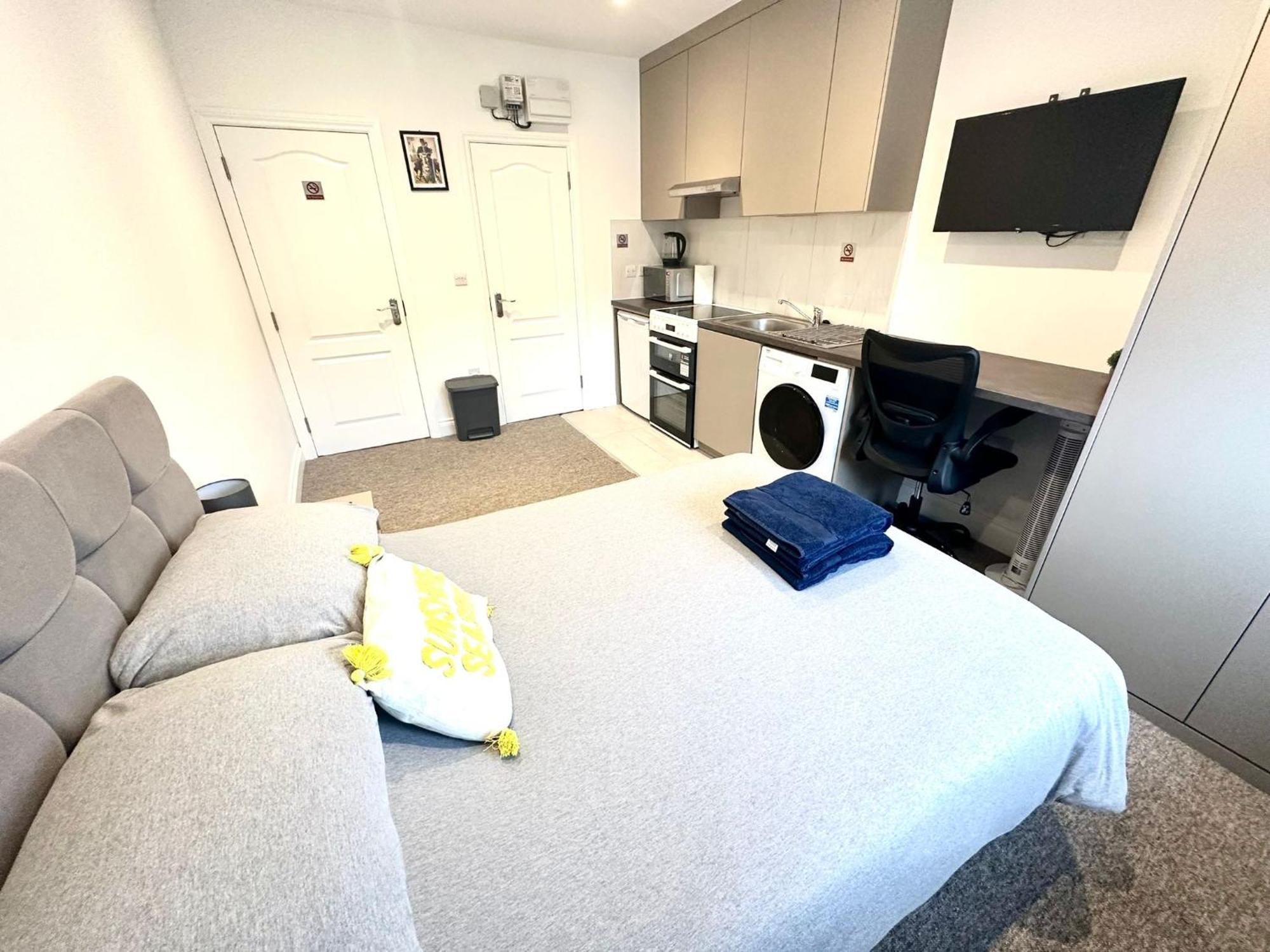 Bright Modern, Private Apartment,15 Mins To Central London Hendon Εξωτερικό φωτογραφία