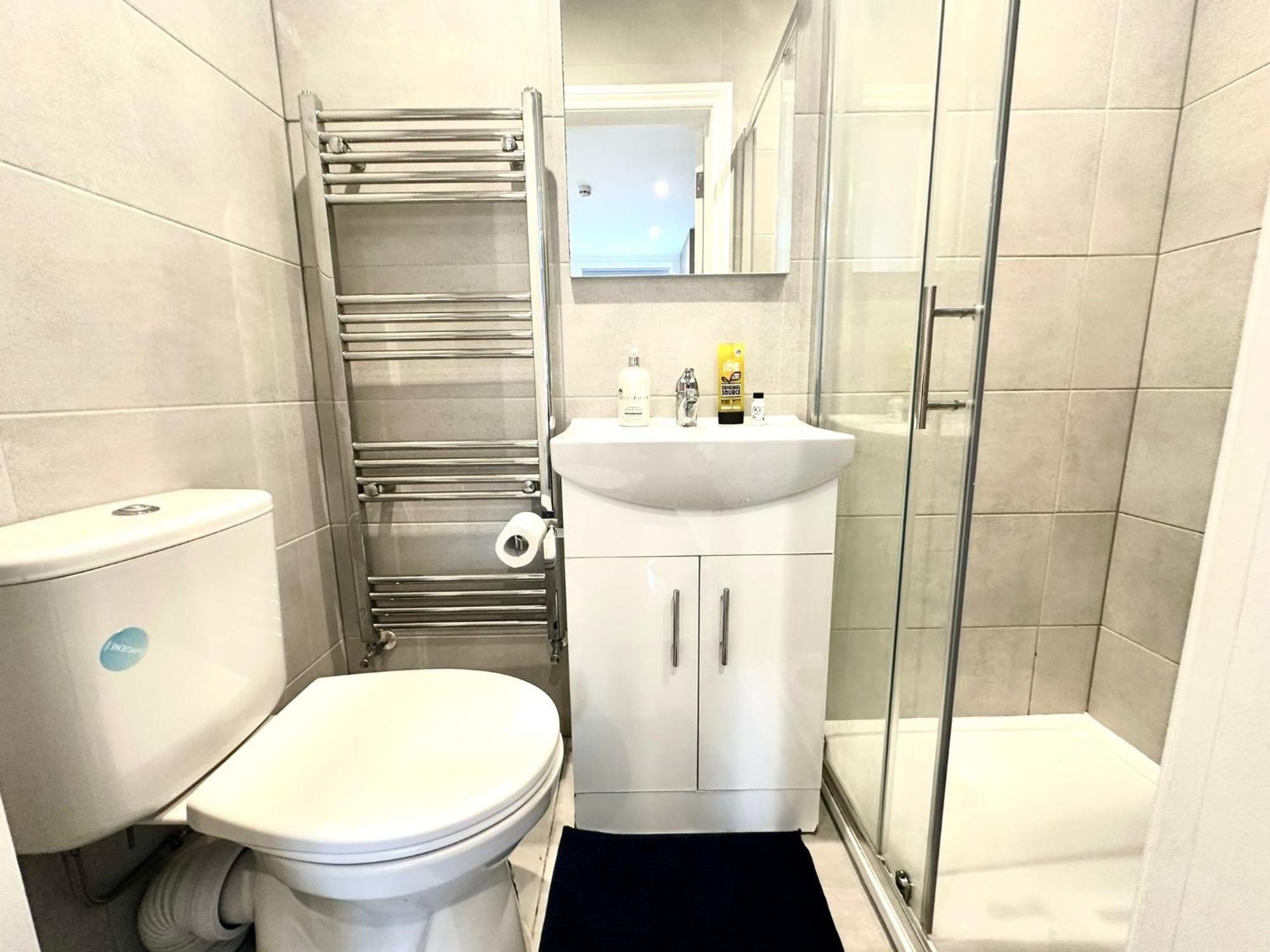 Bright Modern, Private Apartment,15 Mins To Central London Hendon Εξωτερικό φωτογραφία